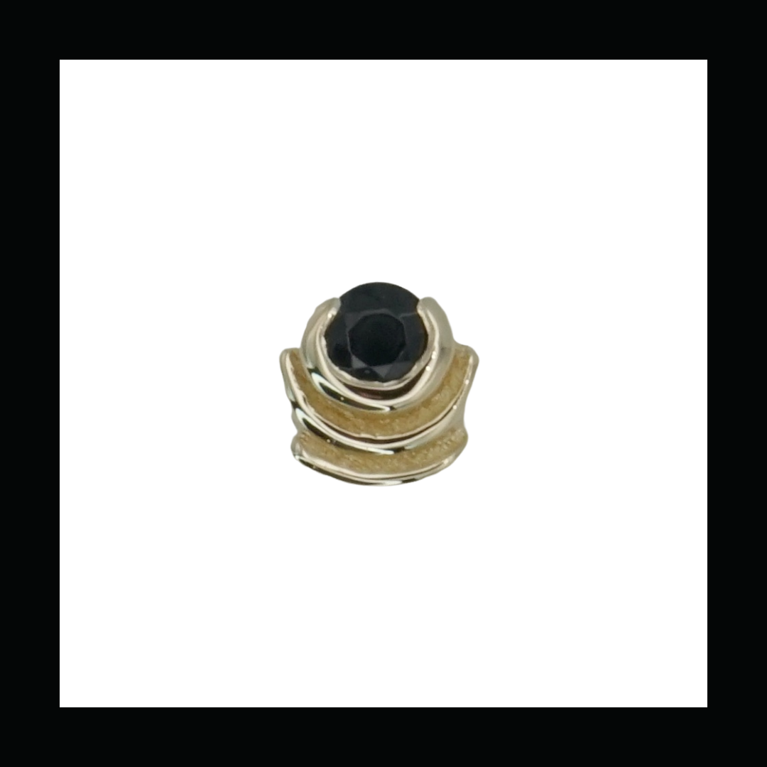 Fracture - Black Spinel